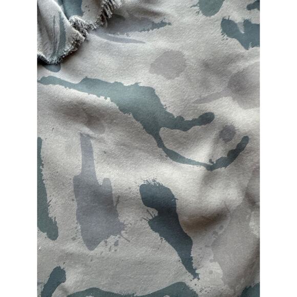 L'AGENCE Silk Camo Ruffle Neck Blouse Tank Size Small - Picture 5 of 9